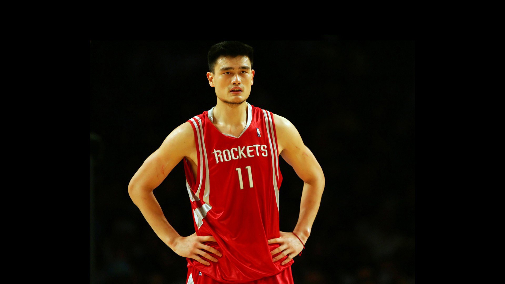 NBA季后赛激战正酣 东西部豪强上演巅峰对决